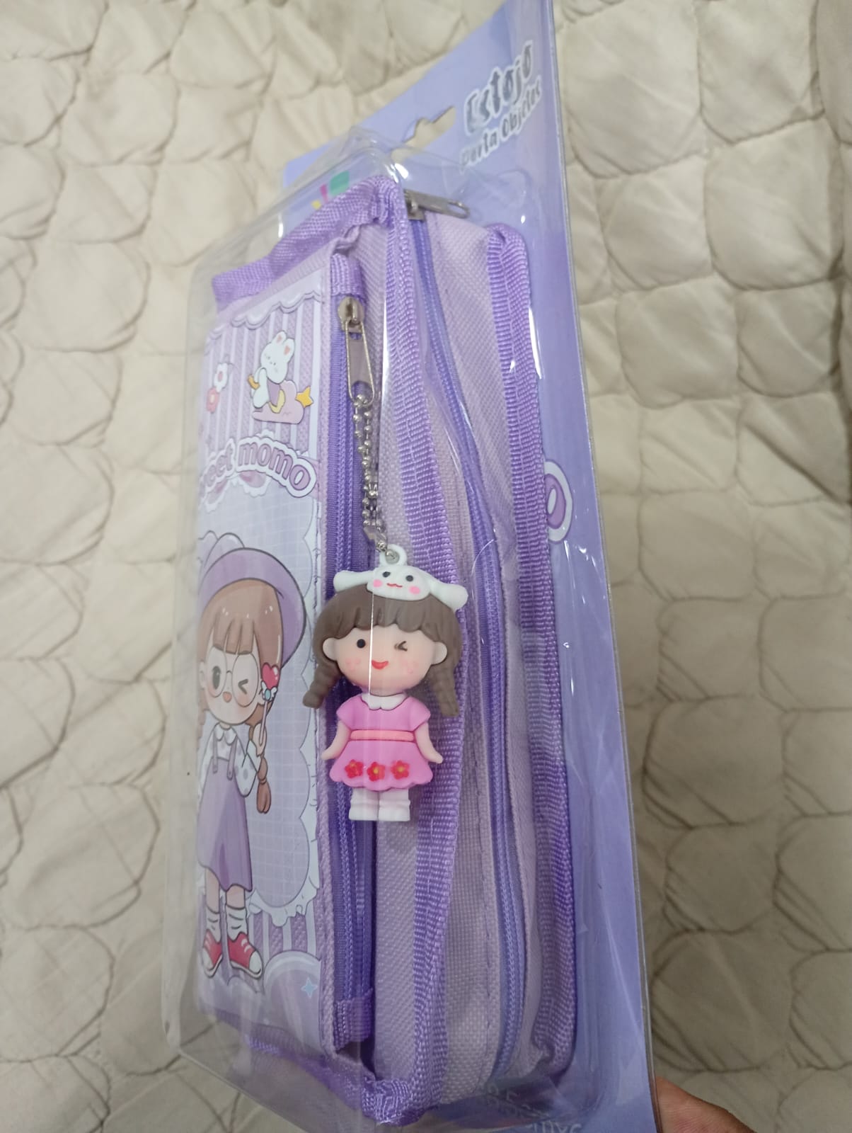 Estojo Escolar Lilás com Estampa Fofa e Zíper - Imagem 3